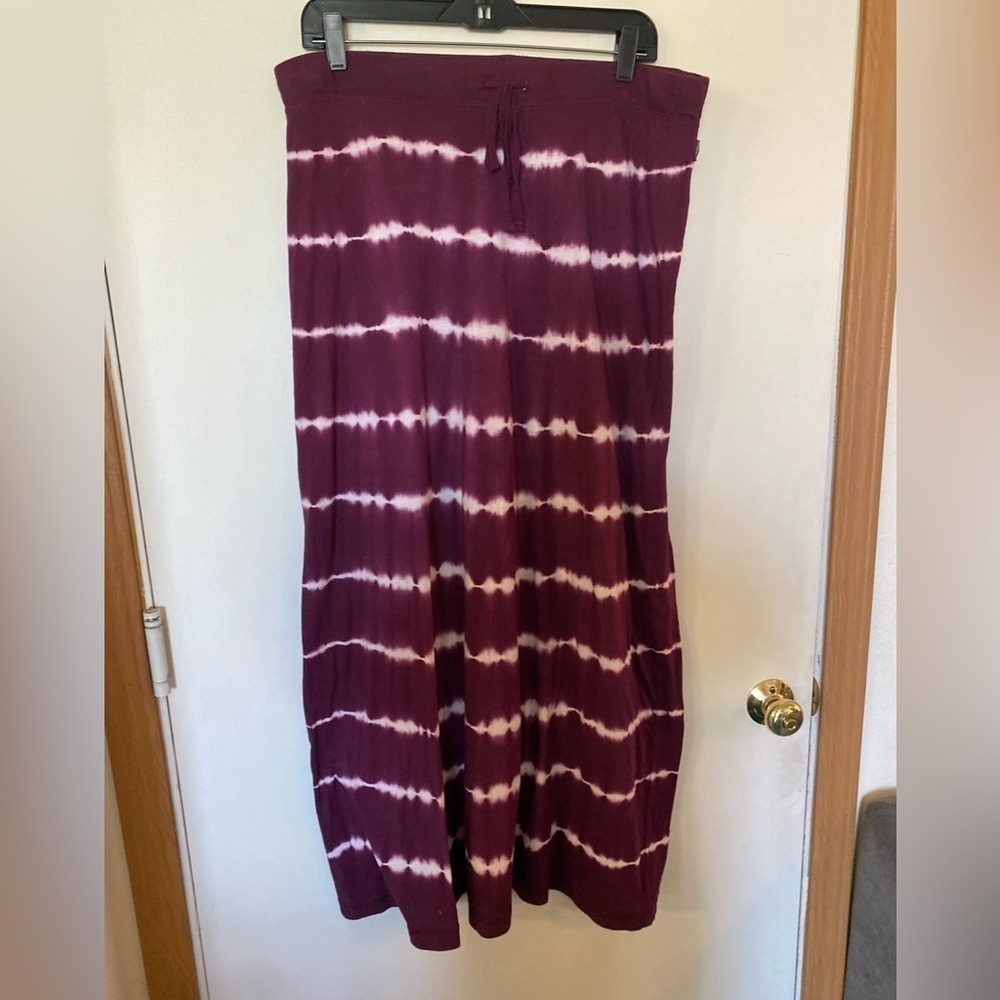 Eddie Bauer 100% cotton maxi dress, tie-dye burgundy and white